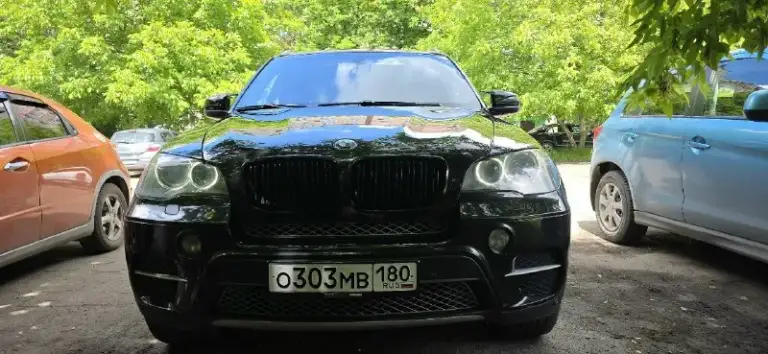 Продам bmw х5 е70 3.0 бензин на 306 л. С 2011г рестайлинг комплектация:чёрный салон, электро зеркала, электро багажник, электро руль, подогрев руля и все сиденья, панорама, проекция на лобовое салон ухоженный два комплекта резины зима, лето два ключа любые проверки на сто за ваш счёт приветствуются кто приедет смотреть авто будет сам удивлён машина в очень хорошем состоянии цена 2🍋 торг будет возле капота. Номер для связи +79497548410 на этом номере и телеграмм. +7 989 725-87-92 макс донецк, макеевка
📞 Звоните: +7(949)7548410 - фотография - 1