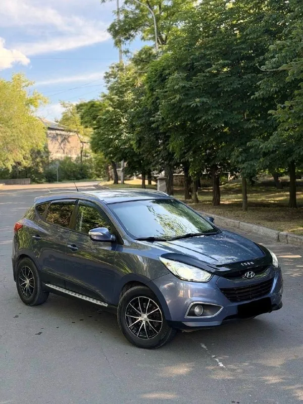 💥 Hyundai ix35 2012 год, в родном окрасе!
Мотор 2.0 в отличном состоянии.
Надежный автомат, полный привод 🔥

Автомобиль ухожен, едет уверенно, все узлы работают без нареканий. Салон в очень достойном состоянии. Машина без вложений и проблем.

📍Осмотр: г. Донецк
🔄 Возможен обмен
💳 Возможна продажа в кредит
💰 Цена: 1 060 000 ₽

☎ +7 949 742-53-98
☎ +7 949 374-95-82
📞 🇷🇺 Звоните: +79497425398 - фотография - 4