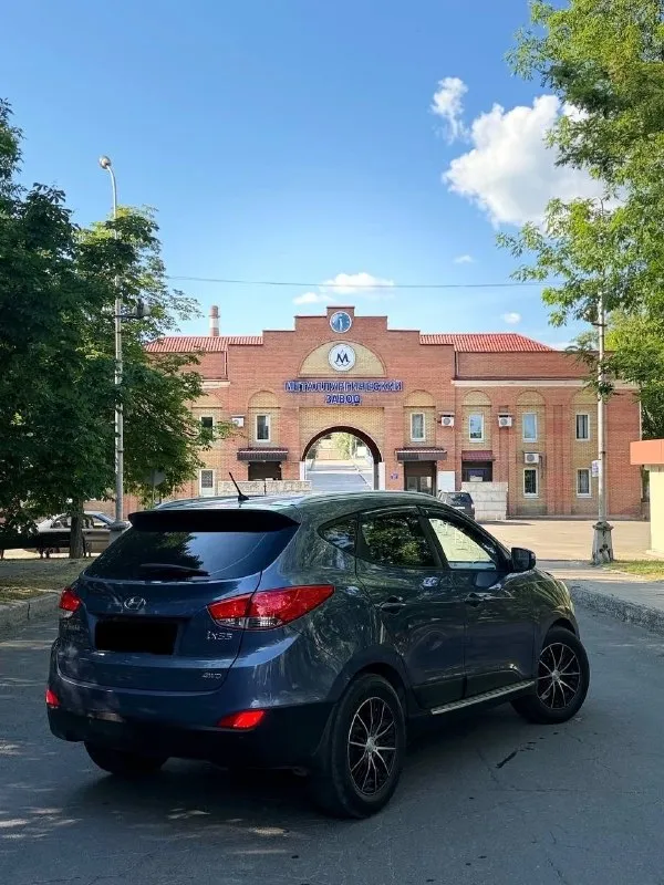 💥 Hyundai ix35 2012 год, в родном окрасе!
Мотор 2.0 в отличном состоянии.
Надежный автомат, полный привод 🔥

Автомобиль ухожен, едет уверенно, все узлы работают без нареканий. Салон в очень достойном состоянии. Машина без вложений и проблем.

📍Осмотр: г. Донецк
🔄 Возможен обмен
💳 Возможна продажа в кредит
💰 Цена: 1 060 000 ₽

☎ +7 949 742-53-98
☎ +7 949 374-95-82
📞 🇷🇺 Звоните: +79497425398 - фотография - 6
