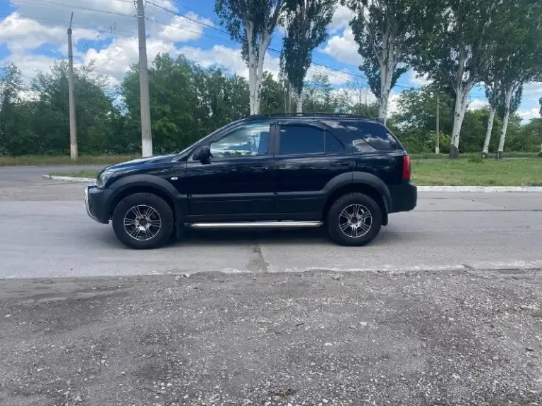 Продам kia sorento 2008 год мотор 2.5 tdi коробка механика, полный привод с раздаткой и понижайкой, на авто все работает, пробег 247 тысяч км, цена 800₽ автомобиль в полной комплектации,2 ключа сигнализация пандора, сервисная книга
﻿﻿Парктроники, камера заднего вида, хороший свет
﻿﻿Климат контроль( рабочий)
﻿﻿Монитор aux/bt/usb/
Музыка pride
﻿Один владелец, гаражное хранение. Авто в отличном обслуженном состоянии ( все и когда делалось могу рассказать и показать )рама читается в отличном состоянии. В таком обслуженном состоянии автомобиль  тяжело найти. Двигатель коробка и ходовая часть без нареканий все работает, салон чистый и ухоженный,2 комплекта хорошей резины r16 документы в порядке, переоформление в мрэо (могу присутствовать )все остальные вопросы по тел +79494936731, торг реальному покупателю - фотография - 2