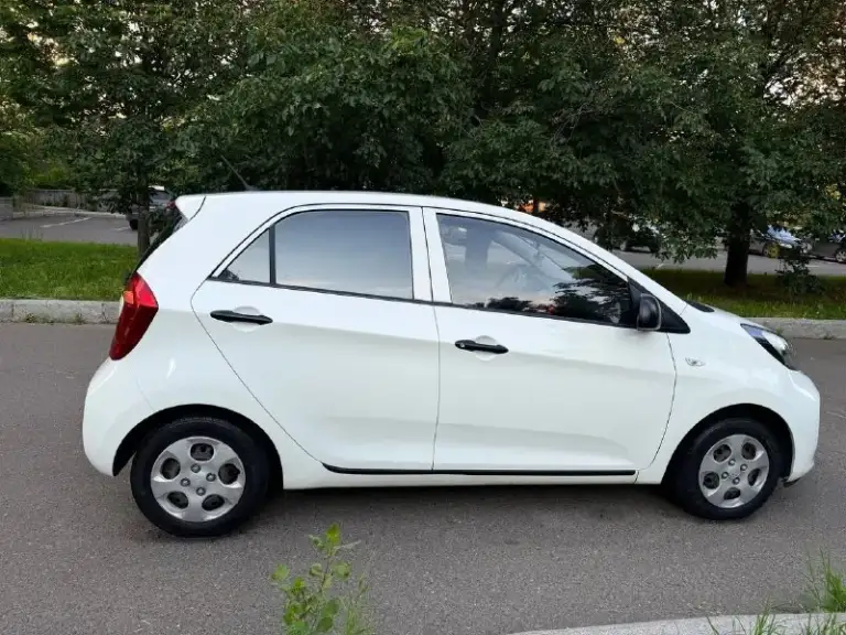 Kia picanto
Год: 2015 (пригнана в 2020 г. )
Тип кпп: 1.0 мкпп
Пробег: 106000 км
Дополнительная информация: продам kia picanto. Пригнана в 2020 г. Из германии. Я собственник. Автомобиль в отличном техническом состоянии, масло не расходует, расход топлива небольшой, полностью обслужена. Пробег родной. Обработана. Новая зимняя резина. Кондиционер работает, сигнализация, цз, бк, магнитола с bluetooth. Цена 750тыс. Руб.
Торг у капота. Все вопросы по +79497044382
📞 Звоните: +7(949)7044382 - фотография - 3