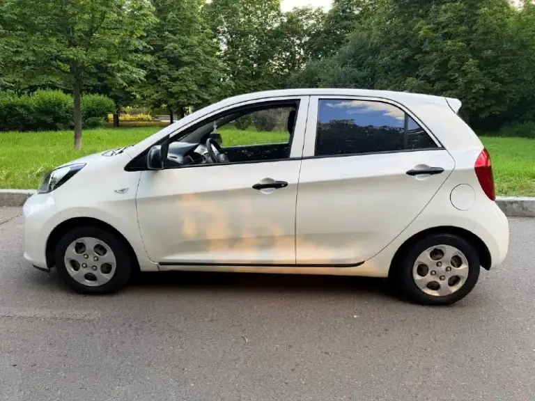 Kia picanto
Год: 2015 (пригнана в 2020 г. )
Тип кпп: 1.0 мкпп
Пробег: 106000 км
Дополнительная информация: продам kia picanto. Пригнана в 2020 г. Из германии. Я собственник. Автомобиль в отличном техническом состоянии, масло не расходует, расход топлива небольшой, полностью обслужена. Пробег родной. Обработана. Новая зимняя резина. Кондиционер работает, сигнализация, цз, бк, магнитола с bluetooth. Цена 750тыс. Руб.
Торг у капота. Все вопросы по +79497044382
📞 Звоните: +7(949)7044382 - фотография - 4