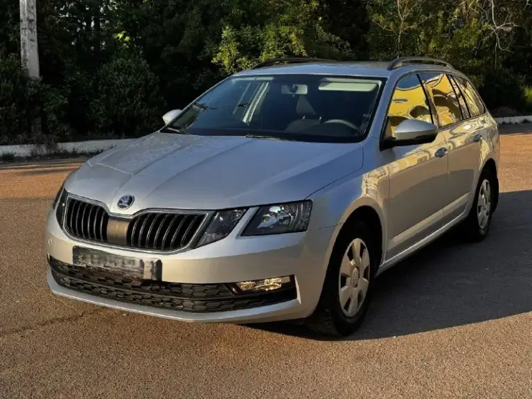 Skoda октавия 2017год. Двигатель 1,6mpi. Коробка автомат aisin. Два ключа, два комплекта шин в отличном состоянии, сервисная книжка, история обслуживания. Поменяны тормозные диски и колодки в круг. Диагностическая карта имеется. Очень надёжный и ухоженный автомобиль. Цена 1.440.000, торг приветствуется, возможна покупка в кредит. Осмотр макеевка скиф. +79858725185 +79490898837
📞 Звоните: +7(949)0898837 - фотография - 1