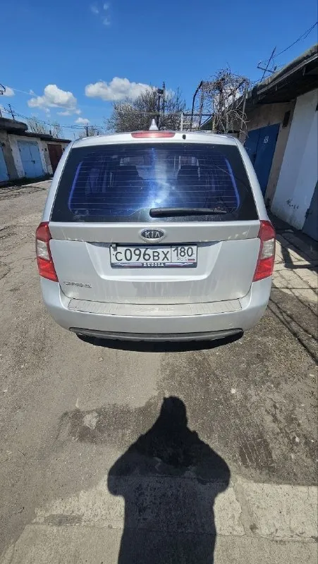 Kia carens 2008 г.
Продаётся семейный 7 местеый автомобиль в идеальном состоянии.
Пробег: 260к
Ходовая не гримит не стучит мягко едет!
#   2.0Л шепчит без требований!
Кузов без ржавчинки и сколов!
Днище целое без ржавчины и гнили!
Я хозяин переоформление без проблем.
Нюанс по лобовому стеклу трещина с правой стороны из за этого не работает подогрев стекла.
Установлен 9 дюймовый многофункциональный манитор с возможностью управлять голосом.
Установлены доводчики стёкл.
Установлен газ (вписан).
Салом чистый ухоженный в такси не работала.
Вся электроника работает исправно без нареканий.
Цена 750 000р. (торг у копота)
Руслан +79494623070
Цена авто оргументируется идеальным состоянием! И чистыми документами!
📲 Tg: andrei semenchenko
📞 Звоните: +7(949)4623070 - фотография - 4