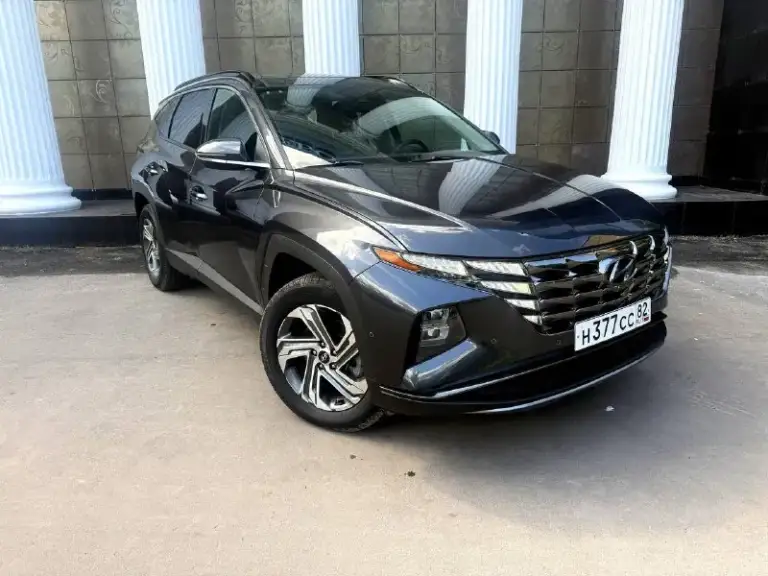 Hyundai tucson 2.5 at, 2021 год, 72000 км. С системой полного привода htrac в максимальной комплектации : -10-дюймовая безрамочная приборная панель
-Светодиодные фонари
-Адаптивный круиз-контроль (scc)
-Передние и задние датчики парковки
-Система обзора слепых зон (bvm)
-Система автоматического торможения перед препятствием спереди и сзади
- Функция дистанционной парковки (rspa)
-Система предотвращения столкновения сбоку при выезде с парковки задним ходом (rcca)
-Ассистент удержания автомобиля в полосе движения (lka)
-Система обзора слепых зон (bvm)
-Система камер кругового обзора (svm)
-Адаптивный круиз-контроль (scc)
-Мультимедиа система bose с 10,25-дюймовым жк-экраном
-Панорамная крыша с люком
-Интеллектуальная система открытия багажника
-Вентиляция передних сидений
-Подогрев передних и задних сидений
-Подогрев руля
-Беспроводное зарядное устройство
-Функция дистанционной парковки (rspa)
-Функция дистанционного запуска двигателя
Возможен обмен. Возможно оформление в кредит.
Более подробно по телефону
Цена - 2.880.000р.
+79494041233 - фотография - 1
