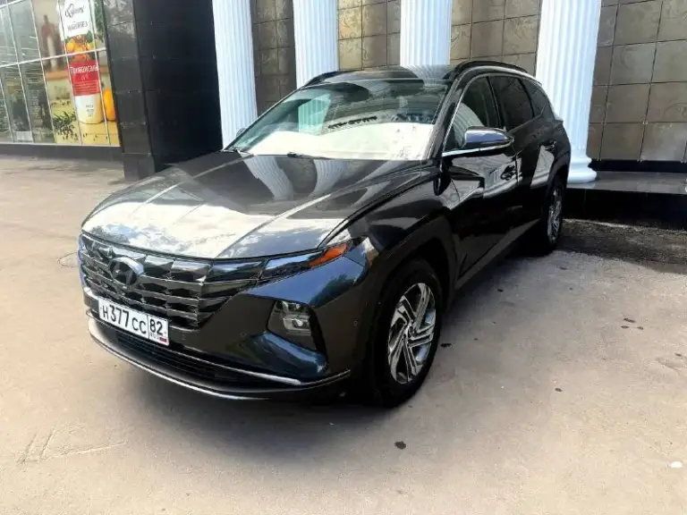 Hyundai tucson 2.5 at, 2021 год, 72000 км. С системой полного привода htrac в максимальной комплектации : -10-дюймовая безрамочная приборная панель
-Светодиодные фонари
-Адаптивный круиз-контроль (scc)
-Передние и задние датчики парковки
-Система обзора слепых зон (bvm)
-Система автоматического торможения перед препятствием спереди и сзади
- Функция дистанционной парковки (rspa)
-Система предотвращения столкновения сбоку при выезде с парковки задним ходом (rcca)
-Ассистент удержания автомобиля в полосе движения (lka)
-Система обзора слепых зон (bvm)
-Система камер кругового обзора (svm)
-Адаптивный круиз-контроль (scc)
-Мультимедиа система bose с 10,25-дюймовым жк-экраном
-Панорамная крыша с люком
-Интеллектуальная система открытия багажника
-Вентиляция передних сидений
-Подогрев передних и задних сидений
-Подогрев руля
-Беспроводное зарядное устройство
-Функция дистанционной парковки (rspa)
-Функция дистанционного запуска двигателя
Возможен обмен. Возможно оформление в кредит.
Более подробно по телефону
Цена - 2.880.000р.
+79494041233 - фотография - 3