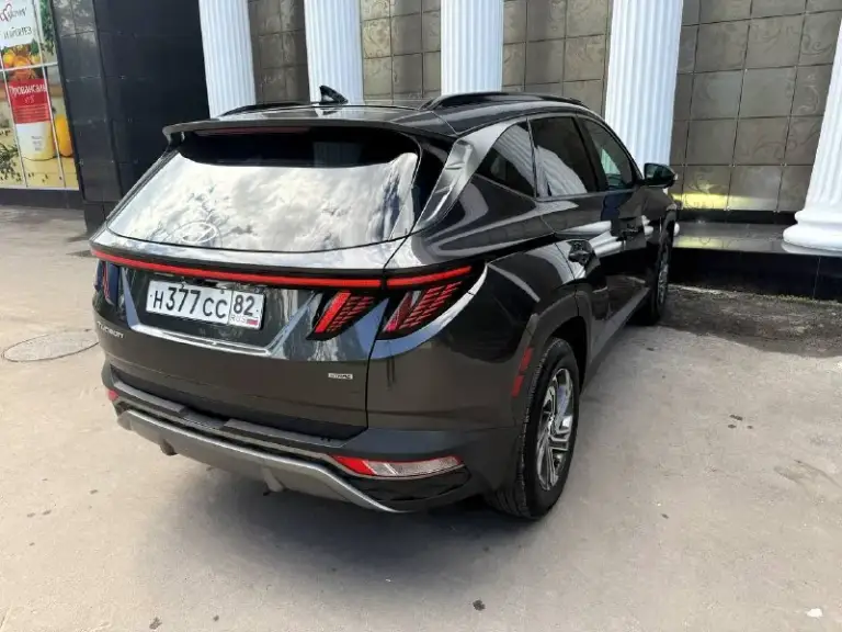 Hyundai tucson 2.5 at, 2021 год, 72000 км. С системой полного привода htrac в максимальной комплектации : -10-дюймовая безрамочная приборная панель
-Светодиодные фонари
-Адаптивный круиз-контроль (scc)
-Передние и задние датчики парковки
-Система обзора слепых зон (bvm)
-Система автоматического торможения перед препятствием спереди и сзади
- Функция дистанционной парковки (rspa)
-Система предотвращения столкновения сбоку при выезде с парковки задним ходом (rcca)
-Ассистент удержания автомобиля в полосе движения (lka)
-Система обзора слепых зон (bvm)
-Система камер кругового обзора (svm)
-Адаптивный круиз-контроль (scc)
-Мультимедиа система bose с 10,25-дюймовым жк-экраном
-Панорамная крыша с люком
-Интеллектуальная система открытия багажника
-Вентиляция передних сидений
-Подогрев передних и задних сидений
-Подогрев руля
-Беспроводное зарядное устройство
-Функция дистанционной парковки (rspa)
-Функция дистанционного запуска двигателя
Возможен обмен. Возможно оформление в кредит.
Более подробно по телефону
Цена - 2.880.000р.
+79494041233 - фотография - 5