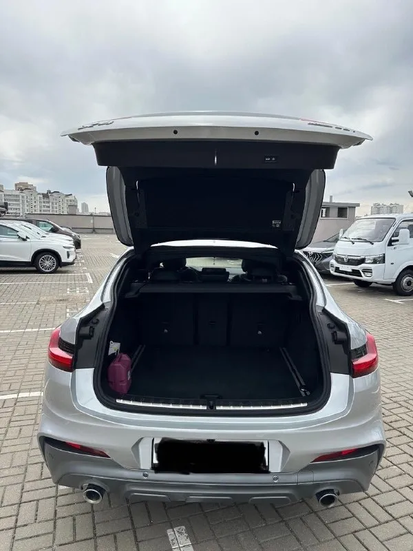 Продам bmw x4 g02 30i год выпуска: конец 2018 года двигатель: 2.0 бензин (252 л. С) пробег 106 000 км чистый европеец автомобиль в хорошем состоянии полностью обслужен масло в двигателе каждые 6-7 тыс ( только оригинал) заменено масло в коробке, фильтр, раздатке и редукторах на 85 тыс промыты радиаторы охлаждения заменен антифриз заменены свечи зажигания заменены пыльники передних амортизаторов тормозные колодки в круг два комплекта резины: зима на оригинальных дисках r19, лето r20 два комплекта ковриков коврик в багажник хорошая комплектация: бесключевой доступ, камера 360, carplay, дистроник, панорама, адаптивный круиз контроль, удержание в полосе, 3-х зонный климат двойной заводской окрас из подкрасов ( крашен низ багажника, задний бампер) без дтп есть небольшие сколы, не критичные на них уступлю вложений никаких не требует сел и поехал новый владелец останется доволен проверка на любом сто за ваш счет территориально нахожусь макеевка червоногвардейский р-н цена 4.5м
📞 Звоните: +7(949)8556036 - фотография - 5