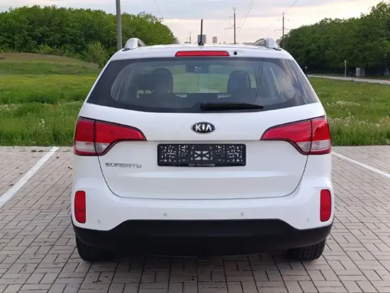 🔥Kia sorento рестайлинг 🔥
✅Год выпуска 2014
✅Мотор 2.4
✅Двигатель бензиновый
✅Коробка механика (6ст)
✅Привод полный
✅Пробег 176 тыс. Км
✅Без дтп
✅Без вторичного окраса
🔥 Комплектация 🔥
✅Обогрев заднего стекла
✅Корректор фар
✅Режим eco
✅Разъемы под aux usb
✅Разъем 12v
✅Литые диски r17
✅Эл. Зеркала с подогревом
✅Дневные ходовые огни

☑️ Мотор работает идеально без посторонних звуков!!!

🔥В подарок новому владельцу
Тех осмотр и полный бак топлива🔥

✅Донецк.
Стоимость 1.525.000₽
Тел. +7949-50-800-60 - фотография - 4