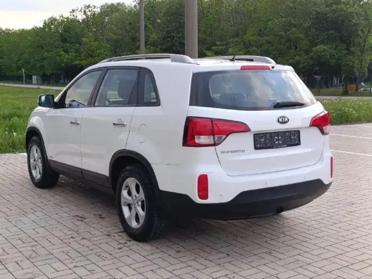 🔥Kia sorento рестайлинг 🔥
✅Год выпуска 2014
✅Мотор 2.4
✅Двигатель бензиновый
✅Коробка механика (6ст)
✅Привод полный
✅Пробег 176 тыс. Км
✅Без дтп
✅Без вторичного окраса
🔥 Комплектация 🔥
✅Обогрев заднего стекла
✅Корректор фар
✅Режим eco
✅Разъемы под aux usb
✅Разъем 12v
✅Литые диски r17
✅Эл. Зеркала с подогревом
✅Дневные ходовые огни

☑️ Мотор работает идеально без посторонних звуков!!!

🔥В подарок новому владельцу
Тех осмотр и полный бак топлива🔥

✅Донецк.
Стоимость 1.525.000₽
Тел. +7949-50-800-60 - фотография - 5