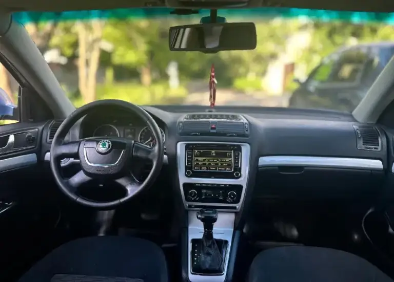 🔥🔥🔥610.000Руб. 🔥🔥🔥
Срочно срочно срочно🆘🧨🆘
Skoda octavia a5 рейсталинг.2011год.1.6mpi автомат.
Пробег 210
Авто в отличном состоянии вложений не требует не каких. Кузов как на фото без гнили и ржавчины. Свеже покрашен чисто косметика. Мотор 1.6 mpi самый обычный работает отлично не дымит не троит тянет супер. Коробка обычный автомат айсин 6ст. Тоже работает без проблем. Ходовая в полном порядке. Салон чистый и ухоженный. Богатая комплектация:есть все необходимое для комфортной езды. Климат-контроль работает в обе стороны и холодит отлично и греет. Документы в полном порядке на 180 учете. Тех. Осмотр есть. Переоформить можно хоть сразу. Любое переоформление. Осмотр донецк.
+79499826417
+79497946634 Телеграмм
📞 🇷🇺 Звоните: +79499826417 - фотография - 9
