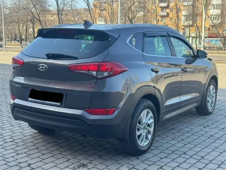 Hyundai tucson официал
Передний привод,
2018 Год
Двигатель 2.0 бензин
Коробка автомат
Пробег 123 тыс. Км
Автомобиль в отличном состоянии,
Кузов без дтп, весь в заводском окрасе
Вообщем автомобиль весь обслужен,
И вложения не какого не требует от слова совсем !!!
Хорошая комплектация,
Бесключевой доступ, (start-stop)
Климат контроль,
Круиз контроль,
Датчики света, и дождя,
Подогрев руля, всех сидений,
Подогревы зеркал, стекл,
Большой монитор с камерой заднего вида и навигация.
Сигнализация с обратной связью и авто запуск.
На смс не отвечаю все звонки по телефону.     
Пгт володарское.
+79497142206.
📲 Tg: ваня
📞 Звоните: +7(949)7142206 - фотография - 6