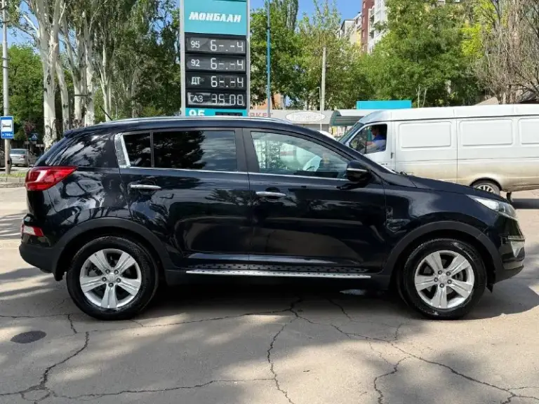 Продам kia sportage
2.0 Бензин
Год выпуска 2013
Состояние идеальное.
Без вмятин царапин
И рыжиков
Сервисные книги.
В родном окрасе
Вложений не требует!
Любое оформление!
Салон не затертый не порваный
Авто полностью обслужена до мелочей
Работает ровно.
Коробка переключает идеально
Климат контроль работает
Все жидкости заменены!
Стекла все родные
Каждая кнопка работает)
Цена 1.290₽
+7-949-794-46-27
Остольные вопросы по телефону
Звоните в любое время.
📲 Tg: евгений
📞 Звоните: +7(949)7944627 - фотография - 3