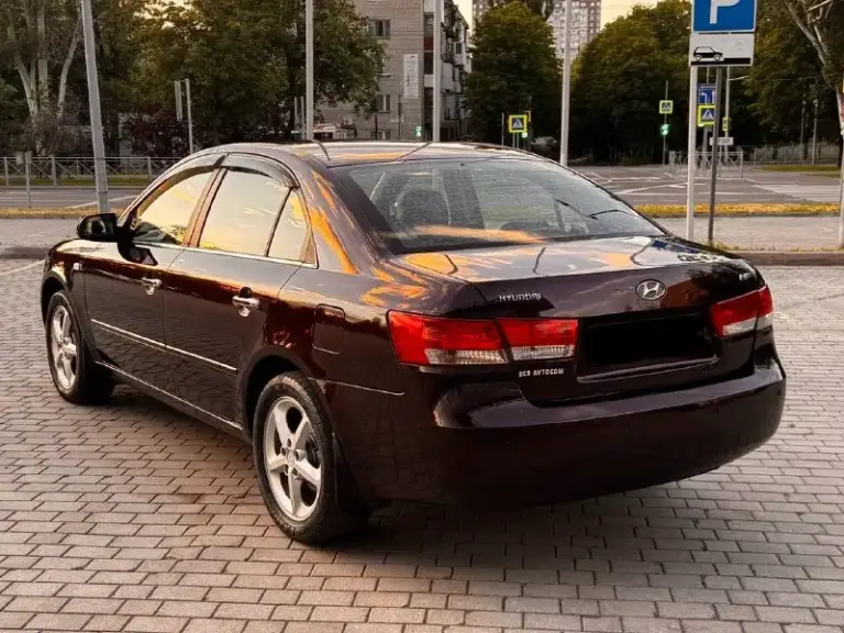 Продам hyundai sonata hf
2.4 Бензин
Автомат
Год выпуска 2007
Состояние идеальное.
Без рыжиков
Сколов и прочего
Сервисные книги.
Вложений не требует!
2 Владельца за все время!
Любое оформление!
Салон не затертый не порваный
Резина хорошая
Диски r17
2 Комплекта колес
Авто полностью обслужена до мелочей
Мотор работает ровно.
Коробка переключает идеально
Максимальная комплектация
Датчик света датчик дождя
Мульти руль
Подогрев сидений
Все жидкости заменены!
Стекла все родные
Каждая кнопка работает)
Цена 640-000₽
+7-949-794-46-27
Остольные вопросы по телефону
Звоните в любое время. - фотография - 1