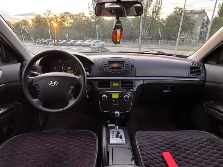 Продам hyundai sonata hf
2.4 Бензин
Автомат
Год выпуска 2007
Состояние идеальное.
Без рыжиков
Сколов и прочего
Сервисные книги.
Вложений не требует!
2 Владельца за все время!
Любое оформление!
Салон не затертый не порваный
Резина хорошая
Диски r17
2 Комплекта колес
Авто полностью обслужена до мелочей
Мотор работает ровно.
Коробка переключает идеально
Максимальная комплектация
Датчик света датчик дождя
Мульти руль
Подогрев сидений
Все жидкости заменены!
Стекла все родные
Каждая кнопка работает)
Цена 640-000₽
+7-949-794-46-27
Остольные вопросы по телефону
Звоните в любое время. - фотография - 10