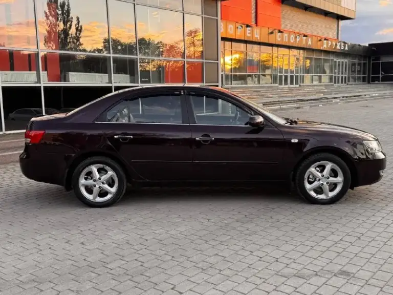 Продам hyundai sonata hf
2.4 Бензин
Автомат
Год выпуска 2007
Состояние идеальное.
Без рыжиков
Сколов и прочего
Сервисные книги.
Вложений не требует!
2 Владельца за все время!
Любое оформление!
Салон не затертый не порваный
Резина хорошая
Диски r17
2 Комплекта колес
Авто полностью обслужена до мелочей
Мотор работает ровно.
Коробка переключает идеально
Максимальная комплектация
Датчик света датчик дождя
Мульти руль
Подогрев сидений
Все жидкости заменены!
Стекла все родные
Каждая кнопка работает)
Цена 640-000₽
+7-949-794-46-27
Остольные вопросы по телефону
Звоните в любое время. - фотография - 4