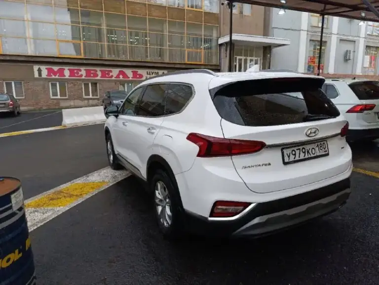 Продам автомобиль hyundai santa fe 2019 года.
Машина ухоженная, не пригон, официальная. Два ключа, сервисная книга. Не битая, не крашеная.
Комплектация: "family"
Кожаный салон, обогрев передних сидений, руля и боковых зеркал, двухзонный климат-контроль, круиз-контроль, мультимедиа (android auto, apple carplay), камера заднего вида, электро-ручник, парктроники (перед, зад), датчики давления в колесах, света и дождя, бесключевой доступ, start/stop, помощь при спуске. Установлена хорошая сигнализация pandora.
2.4, Автомат и полный привод. 134 000 км родного пробега.
Готов на любые проверки.
Цена: 2 850 000 ₽, торг у авто.
+7(949)-385-12-95
Полный бак бензина в подарок
📲 Tg: @ziko_lini
📞 Звоните: +7(949)3851295 - фотография - 5