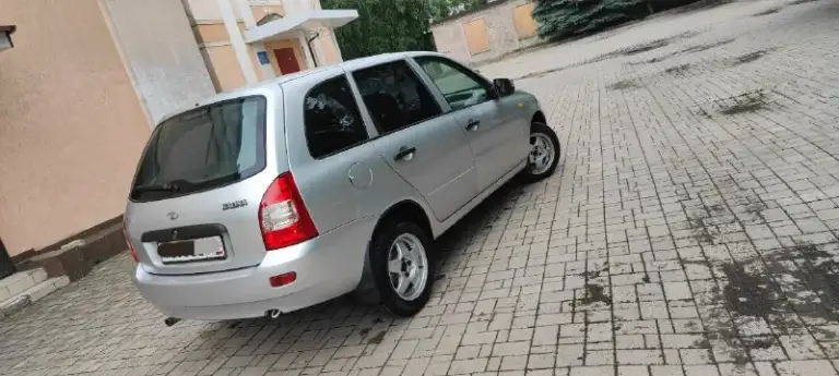 Продам ваз kalina практичный семейный универсал 2012 года выпуска в достойным состояний как по кузову так и по технической части с мотором 1.6.8 клапанный самый надёжный и не прихотливый по кпп без нареканий все включается легко и плавно так как и должно. По ходовой части вложения не требуется не стучит и не гремит приятная в езде кузов без жуков и паучков дверные проёмы пороги обработанные так же днище багажник и под капотом тоже. Салон ухоженный чистый и опрятный по комплектаций электра усилитель руля abs имеется. Два электро стеклоподъёмники магнитофон aux usb bluetooth две пары динамиков. Автотека хорошая без дтп штрафов кредитов залогов запретов нету. Пробег реальный 111756 км. По документам любое переоформление осмотр. Г донецк цена авто 355000р. Торг есть. Номер телефона +79494661083 +79494943508 звонить влюбое время всем добра.
📞 Звоните: +7(949)4661083 - фотография - 4