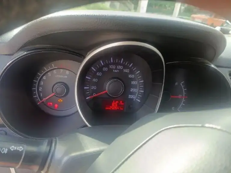 Продам kia рио/ kia rio 3 поколения 2013г. Комплектация: подогрев сидений, обогрев зеркал и дворников, новая мультимедийная система 9' ( штатную отдам в подарок), 2 комплекта свежей резины, есть регистратор и камера заднего вида, кондиционер. Машина обслужена и не нуждается в ремонте, сел и поехал. Едит бодро, нареканий по мотору нет. Владею 2 года, продажа от собственника. Цена 840 000 руб. Торг у капота. +7 949 076 16 82
📞 Звоните: +7(949)0761682 - фотография - 5