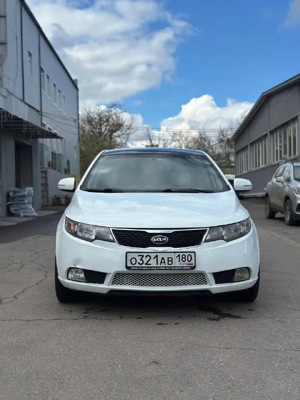 Продаю свою kia cerato ii с атмосферным 2-литровым мотором.

-Пробег 180.000 км
-Коробка 6-ступенчатый автомат - не пинается, переключает плавно
-Машина в руках 3,5 года, люблю и ухаживаю за ней.
-Замена масла каждые 5-6 тыс. Км. Заливается
Liqui moly molygen.
-При встрече расскажу подробно, что менялось, когда, на каком пробеге.
-Все запчасти ставились оригинальные mondo - от рейки до цепи грм.
-Стоят оригинальные новые диски vossen
-Сделана шумоизоляция пола, всех дверей, багажника и потолка - комфортное регулярное вождение обеспечено
-Стоит усилитель музыки
-Пороги и дно целые
-Есть вторичные окрасы

❗️В машине работает все - от ходовки до мотора.
За машину не стыдно.
Приезжайте смотрите.

Цена: 890.000 + торг только у капота.

+79498075276 Кристина - фотография - 2