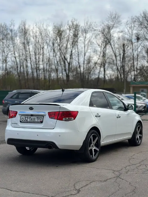 Продаю свою kia cerato ii с атмосферным 2-литровым мотором.

-Пробег 180.000 км
-Коробка 6-ступенчатый автомат - не пинается, переключает плавно
-Машина в руках 3,5 года, люблю и ухаживаю за ней.
-Замена масла каждые 5-6 тыс. Км. Заливается
Liqui moly molygen.
-При встрече расскажу подробно, что менялось, когда, на каком пробеге.
-Все запчасти ставились оригинальные mondo - от рейки до цепи грм.
-Стоят оригинальные новые диски vossen
-Сделана шумоизоляция пола, всех дверей, багажника и потолка - комфортное регулярное вождение обеспечено
-Стоит усилитель музыки
-Пороги и дно целые
-Есть вторичные окрасы

❗️В машине работает все - от ходовки до мотора.
За машину не стыдно.
Приезжайте смотрите.

Цена: 890.000 + торг только у капота.

+79498075276 Кристина - фотография - 5