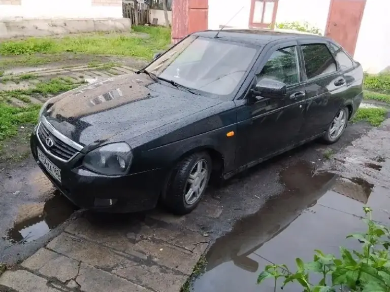 Продам приору, 2009 г,1.6 16 кл, машина на нормальном ходу, по двигателю заменил кольца, всё сальники, притерты клапана, гидрики постукивают на холодную, ничего критичного нет, кпп переключает и не выбивает, по кузову так как авто не с салона пару каких то нюансов можно найти но всё основное живое, машинка вид имеет, кондиционера нет, салон в хорошем состоянии, музыка есть, экран, камера зад вида, стойки в круг на занижении -70, зад временно поднят, пробег точный не скажу так как приборка не родная, техосмотр есть, документы в полном порядке на 200 процентов, зеркальный номер, цена авто 350 тыс, в советах и комментариях не нуждаюсь, только в личку по делу, возможен обмен на авто дешевле но только с реальными чистыми документами, так же возможен обмен и с моей доплатой, тел +79901090755, +79493625737, есть мах, г кировское - фотография - 2