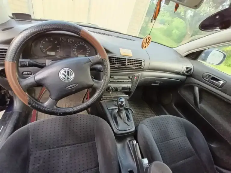 Автор: продаётся volkswagen passat b5 донецк/моспино +7 (949) 304-45-98 500 000 руб. 2000г. 1.8 атмосферный двигатель. Бензин/газ. Газ и прицепное вписаны в документы. Учет рф. Второй хозяин. Состояние 4/5. Два комплекта колес (литье и штампы с резиной) и полноразмерная запаска. Родной знак аварийки! Есть моменты по кузову но без гнили. Капот и бампер оригинальные но меняные. Родной капот в наличии. Стоят линзованые фары с led лампами (не bi led модули), второй комплекс оригинаых фар в комплекте. Климат контроль и круиз контроль работают. По двигателю и коробке вопросов нет, все работает без нареканий. Машина в одних руках с 2017 года (была пригнана из германии. Там был один хозяин и я второй. Есть документы с момента покупки ее в 2000 году первым хозяином и вся ее история до момента покупки мной). Обслужена для себя. Есть сервисная книжка где расписаны все работы с 2017 года. Стоят новые колонки. В комплекте набор для перехода на 2-din. По всем вопросам звоните ил
📞 Звоните: +7(949)3044598 - фотография - 4