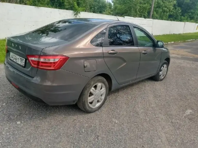 Продам лада веста 2017 год. Пробег 145 тыс оригинал. Сигнализация с авто запуском. Подогрев сидений. Кондиционер рабочий ! Цена 700 тыс. +79495317806 - фотография - 6
