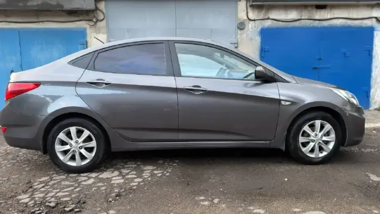 Продам hyundai accent(solaris) 2012 года, объем 1,6, коробка передач механика.
Машина в отличном состоянии, покупалась в салоне в 2012 году, с тех пор в одних руках. Поставлена на российский учёт. Без каких либо ограничений
✅Пробег 173 000 км
Комплектация:
1️⃣Кондиционер
2️⃣Подогрев передних сидений
3️⃣4 Электроподъемника окон
4️⃣Мультируль
5️⃣Обогрев заднего стекла, зоны дворников, обогрев зеркал заднего вида
6️⃣Электрорегулировка зеркал
💵Цена 840 000+торг
Все вопросы по телефону: +7 (949) 378-96-84 сергей
📞 Звоните: +7(949)3789684 - фотография - 2