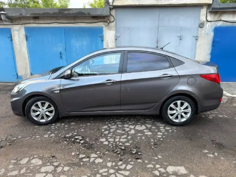 Продам hyundai accent(solaris) 2012 года, объем 1,6, коробка передач механика.
Машина в отличном состоянии, покупалась в салоне в 2012 году, с тех пор в одних руках. Поставлена на российский учёт. Без каких либо ограничений
✅Пробег 173 000 км
Комплектация:
1️⃣Кондиционер
2️⃣Подогрев передних сидений
3️⃣4 Электроподъемника окон
4️⃣Мультируль
5️⃣Обогрев заднего стекла, зоны дворников, обогрев зеркал заднего вида
6️⃣Электрорегулировка зеркал
💵Цена 840 000+торг
Все вопросы по телефону: +7 (949) 378-96-84 сергей
📞 Звоните: +7(949)3789684 - фотография - 3