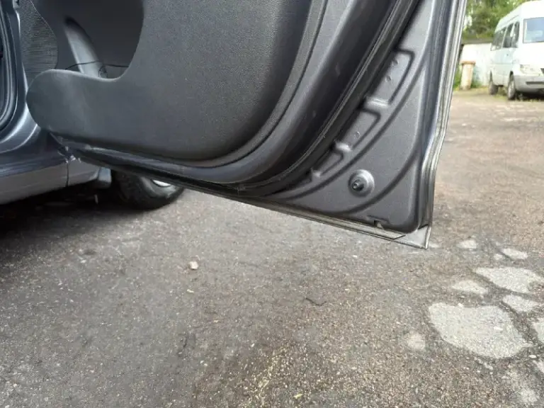 Продам hyundai accent(solaris) 2012 года, объем 1,6, коробка передач механика.
Машина в отличном состоянии, покупалась в салоне в 2012 году, с тех пор в одних руках. Поставлена на российский учёт. Без каких либо ограничений
✅Пробег 173 000 км
Комплектация:
1️⃣Кондиционер
2️⃣Подогрев передних сидений
3️⃣4 Электроподъемника окон
4️⃣Мультируль
5️⃣Обогрев заднего стекла, зоны дворников, обогрев зеркал заднего вида
6️⃣Электрорегулировка зеркал
💵Цена 840 000+торг
Все вопросы по телефону: +7 (949) 378-96-84 сергей
📞 Звоните: +7(949)3789684 - фотография - 6