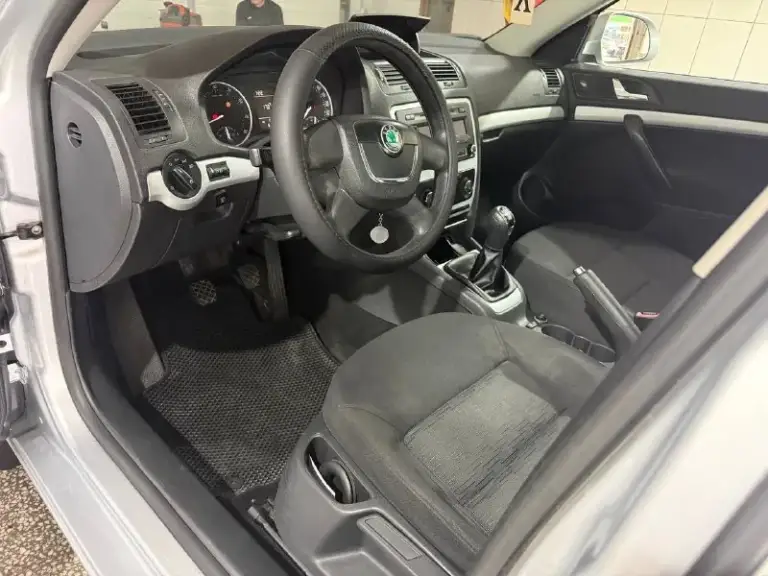 Skoda octavia a5
2011 Год
1.6 Mpi 102 лс
Газ-евро 4
169 Тыс км пробег
Не битая не крашеная(за исключением задней арки косметика)
Без рыжиков!
Салон чист ухоженный
Авто сел и поехал
Техосмотр пройден
Готова на оформление!
Кондиционер холодит
Юридически кристально чистая!
Срочно все вопросы по телефону звонить в любое время!
Цена 795 000 тыс руб!
+7949-612-37-14
+7949-539-47-16
📞 Звоните: +7(949)6123714 - фотография - 5