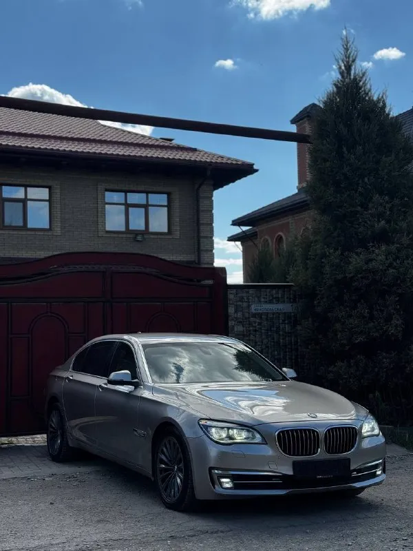 Bmw 750 хi год 2014 пробег 106000 драйв в одних руках, с момента покупки у официального дилера.
🔤🔤🔤
В родном окрасе
Спутниковая система охраны pandora
(Автозапуск, система слежения, спутник
Автомобиль в идеальном состоянии можно рассмотреть обмен цена 2🍋350 +79495672089
▶️Смотреть больше фото◀️
📲 Tg: @mark_karpovich1
📞 Звоните: +7(949)5672089 - фотография - 1