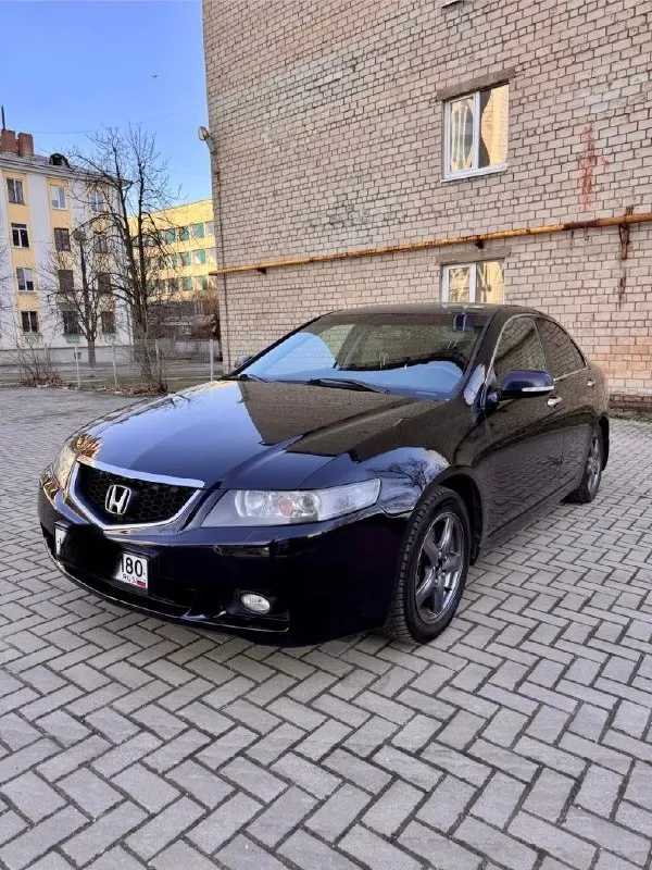 Продам honda accord vii, я — хозяин, владею с 2021 года.
Цена: 890 000 руб. Возможен небольшой торг при осмотре.
Основные характеристики:
Год выпуска: 2005;
Двигатель: 2,0 л (155 л.  С. );
Трансмиссия: акпп;
Пробег: 285 500 км;
Топливо: бензин/газ (гбо 4‑го поколения, вписано в стс);
Один владелец в птс.
Состояние:
Кузов в хорошем состоянии, полтора года назад проведена антикоррозийная обработка;
Чистый и аккуратный салон (в машине не курили);
Двигатель работает ровно, акпп переключает плавно;
Регулярное то (сервисная история — по запросу).
В подарок отдам комплект почти новой летней резины, проехала не более 2 000 км.
Г.  Донецк.
+7 949 641‑56‑10 - фотография - 2