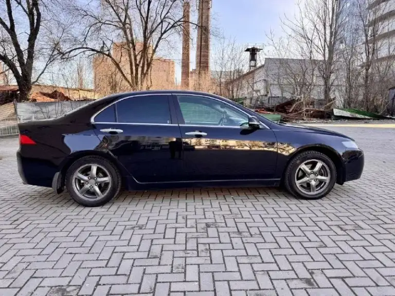 Продам honda accord vii, я — хозяин, владею с 2021 года.
Цена: 890 000 руб. Возможен небольшой торг при осмотре.
Основные характеристики:
Год выпуска: 2005;
Двигатель: 2,0 л (155 л.  С. );
Трансмиссия: акпп;
Пробег: 285 500 км;
Топливо: бензин/газ (гбо 4‑го поколения, вписано в стс);
Один владелец в птс.
Состояние:
Кузов в хорошем состоянии, полтора года назад проведена антикоррозийная обработка;
Чистый и аккуратный салон (в машине не курили);
Двигатель работает ровно, акпп переключает плавно;
Регулярное то (сервисная история — по запросу).
В подарок отдам комплект почти новой летней резины, проехала не более 2 000 км.
Г.  Донецк.
+7 949 641‑56‑10 - фотография - 3