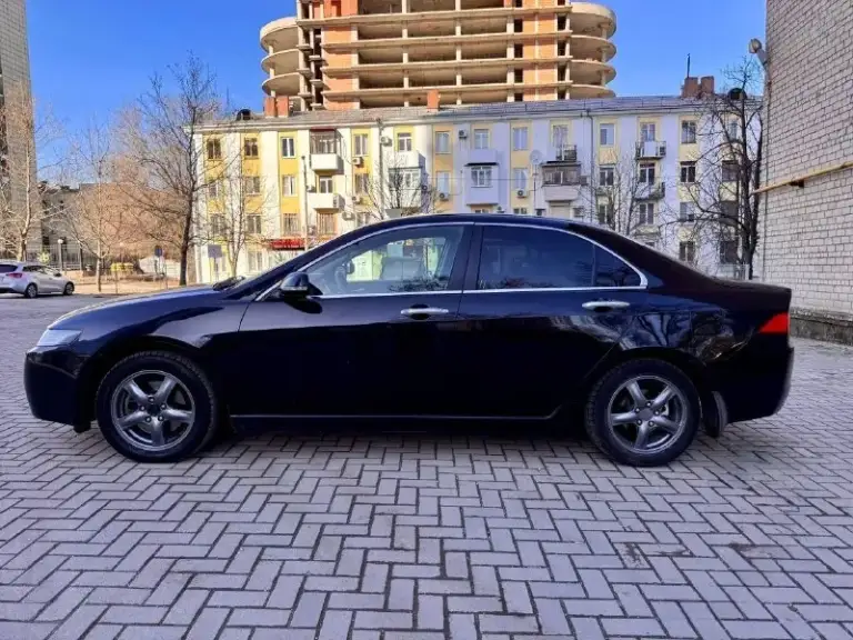 Продам honda accord vii, я — хозяин, владею с 2021 года.
Цена: 890 000 руб. Возможен небольшой торг при осмотре.
Основные характеристики:
Год выпуска: 2005;
Двигатель: 2,0 л (155 л.  С. );
Трансмиссия: акпп;
Пробег: 285 500 км;
Топливо: бензин/газ (гбо 4‑го поколения, вписано в стс);
Один владелец в птс.
Состояние:
Кузов в хорошем состоянии, полтора года назад проведена антикоррозийная обработка;
Чистый и аккуратный салон (в машине не курили);
Двигатель работает ровно, акпп переключает плавно;
Регулярное то (сервисная история — по запросу).
В подарок отдам комплект почти новой летней резины, проехала не более 2 000 км.
Г.  Донецк.
+7 949 641‑56‑10 - фотография - 4