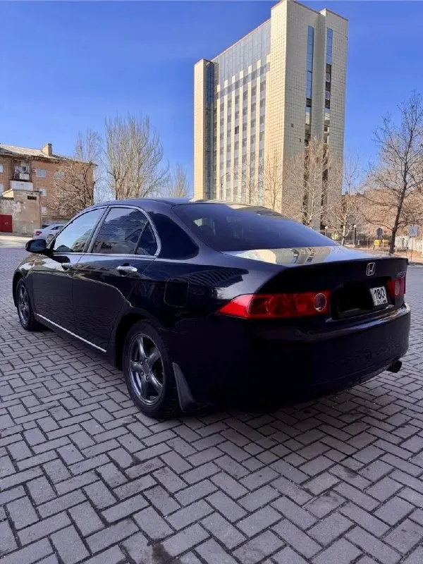 Продам honda accord vii, я — хозяин, владею с 2021 года.
Цена: 890 000 руб. Возможен небольшой торг при осмотре.
Основные характеристики:
Год выпуска: 2005;
Двигатель: 2,0 л (155 л.  С. );
Трансмиссия: акпп;
Пробег: 285 500 км;
Топливо: бензин/газ (гбо 4‑го поколения, вписано в стс);
Один владелец в птс.
Состояние:
Кузов в хорошем состоянии, полтора года назад проведена антикоррозийная обработка;
Чистый и аккуратный салон (в машине не курили);
Двигатель работает ровно, акпп переключает плавно;
Регулярное то (сервисная история — по запросу).
В подарок отдам комплект почти новой летней резины, проехала не более 2 000 км.
Г.  Донецк.
+7 949 641‑56‑10 - фотография - 5