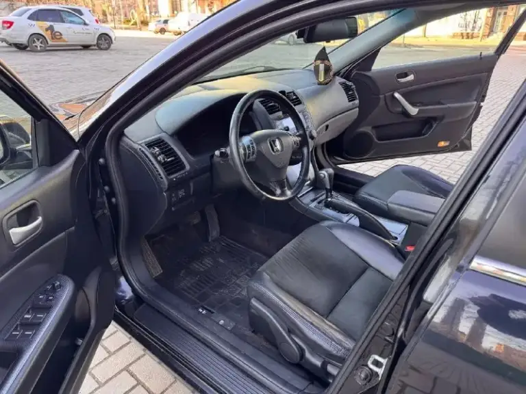 Продам honda accord vii, я — хозяин, владею с 2021 года.
Цена: 890 000 руб. Возможен небольшой торг при осмотре.
Основные характеристики:
Год выпуска: 2005;
Двигатель: 2,0 л (155 л.  С. );
Трансмиссия: акпп;
Пробег: 285 500 км;
Топливо: бензин/газ (гбо 4‑го поколения, вписано в стс);
Один владелец в птс.
Состояние:
Кузов в хорошем состоянии, полтора года назад проведена антикоррозийная обработка;
Чистый и аккуратный салон (в машине не курили);
Двигатель работает ровно, акпп переключает плавно;
Регулярное то (сервисная история — по запросу).
В подарок отдам комплект почти новой летней резины, проехала не более 2 000 км.
Г.  Донецк.
+7 949 641‑56‑10 - фотография - 8