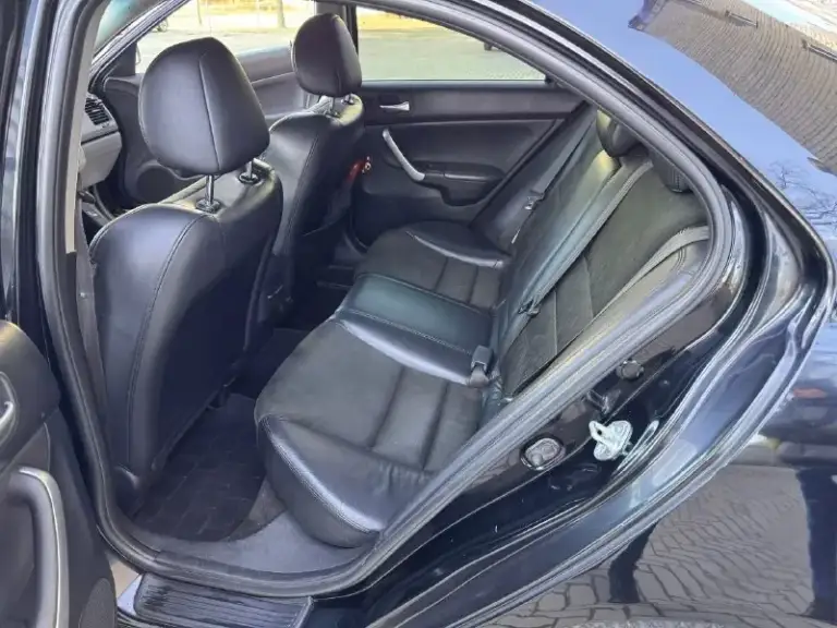 Продам honda accord vii, я — хозяин, владею с 2021 года.
Цена: 890 000 руб. Возможен небольшой торг при осмотре.
Основные характеристики:
Год выпуска: 2005;
Двигатель: 2,0 л (155 л.  С. );
Трансмиссия: акпп;
Пробег: 285 500 км;
Топливо: бензин/газ (гбо 4‑го поколения, вписано в стс);
Один владелец в птс.
Состояние:
Кузов в хорошем состоянии, полтора года назад проведена антикоррозийная обработка;
Чистый и аккуратный салон (в машине не курили);
Двигатель работает ровно, акпп переключает плавно;
Регулярное то (сервисная история — по запросу).
В подарок отдам комплект почти новой летней резины, проехала не более 2 000 км.
Г.  Донецк.
+7 949 641‑56‑10 - фотография - 9