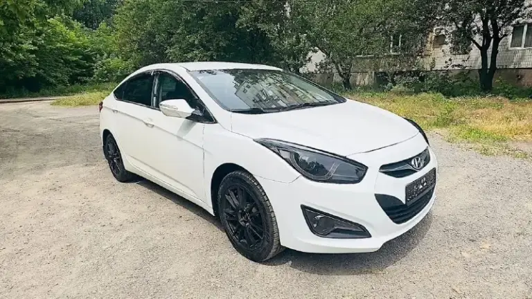 Hyundai i40, 2013г, 2.0 бензин, коробка автомат
Пробег 172000км, состояние без вложений
Новые колодки, стойки, пружины, обслужен мотор, поменяны масла, сел и поехал
Установлена камера и видео регистратор
Документы в порядке, техосмотр есть
Цена: 880.000₽
Возможна продажа в кредит, при наличии официального дохода от 30тыс. ₽
Тел: +79493145540 - фотография - 1