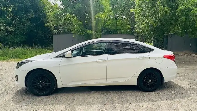 Hyundai i40, 2013г, 2.0 бензин, коробка автомат
Пробег 172000км, состояние без вложений
Новые колодки, стойки, пружины, обслужен мотор, поменяны масла, сел и поехал
Установлена камера и видео регистратор
Документы в порядке, техосмотр есть
Цена: 880.000₽
Возможна продажа в кредит, при наличии официального дохода от 30тыс. ₽
Тел: +79493145540 - фотография - 5