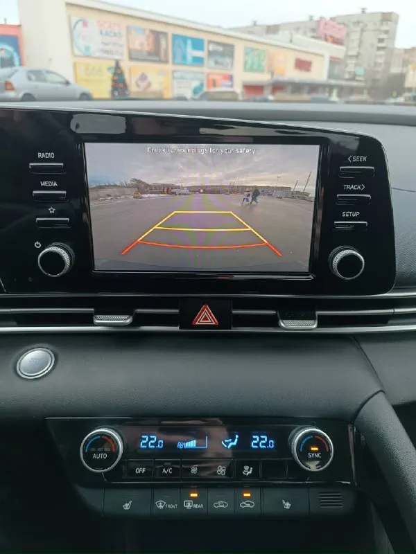 Продам🚗 hyundai elantra 2022 г 2литра 150 л. С. , 💥пробег 32 000км 💥птс: оригинал 💥владельцев по птс: 1 🔥цена 2 000 000₽ обмен: не интересует; самый простой надёжный 8-ми ступенчатый автомат aisin, пробег оригинальный, в отличном состоянии, и в хорошей комплектации, вложений не требует от слова совсем!!! Любые проверки. По комплектации: заводской gps-навигатор, бесключевой доступ, система старт-стоп, автозапуск, двухзонный климат контроль, круиз контроль, «беспроводной карплей», андроид авто, заводской навигатор, юсб, блютуз, датчик дождя, датчик света, автозатемнение зеркала заднего вида, обогрев сидений, боковых зеркал, электроручник, камера заднего вида. 💥осмотр г. Донецк по всем вопросам в л/с или по тел: +79493413480
📞 Звоните: +7(949)3413480 - фотография - 5