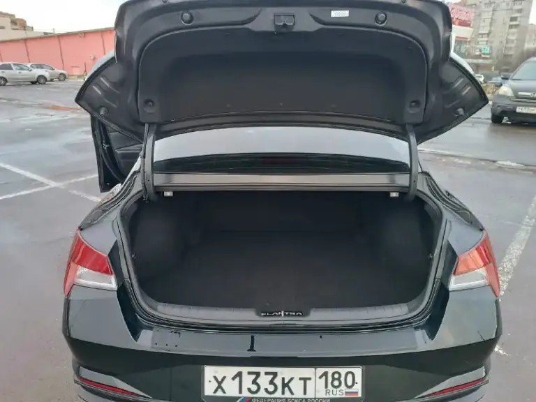 Продам🚗 hyundai elantra 2022 г 2литра 150 л. С. , 💥пробег 32 000км 💥птс: оригинал 💥владельцев по птс: 1 🔥цена 2 000 000₽ обмен: не интересует; самый простой надёжный 8-ми ступенчатый автомат aisin, пробег оригинальный, в отличном состоянии, и в хорошей комплектации, вложений не требует от слова совсем!!! Любые проверки. По комплектации: заводской gps-навигатор, бесключевой доступ, система старт-стоп, автозапуск, двухзонный климат контроль, круиз контроль, «беспроводной карплей», андроид авто, заводской навигатор, юсб, блютуз, датчик дождя, датчик света, автозатемнение зеркала заднего вида, обогрев сидений, боковых зеркал, электроручник, камера заднего вида. 💥осмотр г. Донецк по всем вопросам в л/с или по тел: +79493413480
📞 Звоните: +7(949)3413480 - фотография - 6