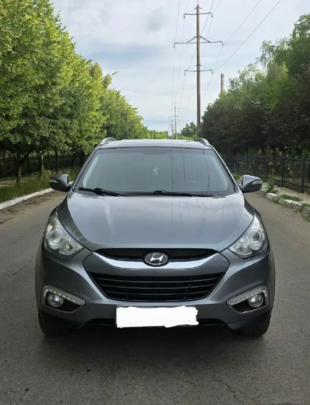 Марка / модель: hyundai ix35 (hyundai ах 35) птс оригинал 2 владельца год выпуска:эксплотация 2013г. Без задиров 100%, не слышна работа двигателя!!! Движок гильзован. Двигатель (тип, объем, ):бензин,2.0. Тип кпп:автомат 6 ступенчатая aisin. Полный привод. Описание: автомобиль в отличном техническом состоянии. Мотор не дымит, не дизелит, задиров нет. Коробка работает идеально. Ходовая в хорошем состоянии. R 17 на шикарных литые диски, салон, как новый. Камера заднего вида парктроники (зад, перед) датчик света датчик дождя 4 стёкл подъём. Подогрев сидений (зад и перед) обогрев стёкл зад и перед обогрев зеркал штатная громкая связь шикарная мультимедия, сенсор манитор. Мультируль. Круиз контроль. Одводчики стёкл. 2х-зонный климат контроль заправлен. Складывание зеркал. Abs, esp, airbag. Отличная оптика. 2 комплекта ключей оригинал. Одним словом можно сказать машина в хорошем состоянии. Осмотр город макеевка. Цена 1.235000 ₽ ( торг у капота) могу присутствовать при переоформ
📞 Звоните: +7(949)6479841 - фотография - 2