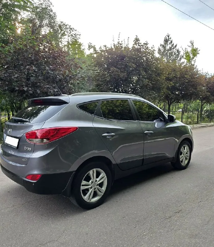 Марка / модель: hyundai ix35 (hyundai ах 35) птс оригинал 2 владельца год выпуска:эксплотация 2013г. Без задиров 100%, не слышна работа двигателя!!! Движок гильзован. Двигатель (тип, объем, ):бензин,2.0. Тип кпп:автомат 6 ступенчатая aisin. Полный привод. Описание: автомобиль в отличном техническом состоянии. Мотор не дымит, не дизелит, задиров нет. Коробка работает идеально. Ходовая в хорошем состоянии. R 17 на шикарных литые диски, салон, как новый. Камера заднего вида парктроники (зад, перед) датчик света датчик дождя 4 стёкл подъём. Подогрев сидений (зад и перед) обогрев стёкл зад и перед обогрев зеркал штатная громкая связь шикарная мультимедия, сенсор манитор. Мультируль. Круиз контроль. Одводчики стёкл. 2х-зонный климат контроль заправлен. Складывание зеркал. Abs, esp, airbag. Отличная оптика. 2 комплекта ключей оригинал. Одним словом можно сказать машина в хорошем состоянии. Осмотр город макеевка. Цена 1.235000 ₽ ( торг у капота) могу присутствовать при переоформ
📞 Звоните: +7(949)6479841 - фотография - 6