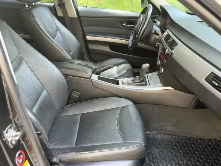 Bmw e90 325i 2008 год рестайлинг полный привод
Мотор 2.5 работает отлично. Пробег 233 тыс км. Кузов в родной краске. Все стекла родные.
Комплектация: передние и задние парктроники, подогрев передних сидений и руля, дачки света и дождя, электро-регулировка передних сидений.
Из недавнего поменяно: радиатор, колодки, вакумный насос, помпа.
По документам все в порядке полное переоформление.
Цена: 990 тыс
+79495064409
Все вопросы по телефону. Звоните в любое время
В лс могу скинуть видео-обзор или доп фото.
📞 🇷🇺 Звоните: +79495064409 - фотография - 10