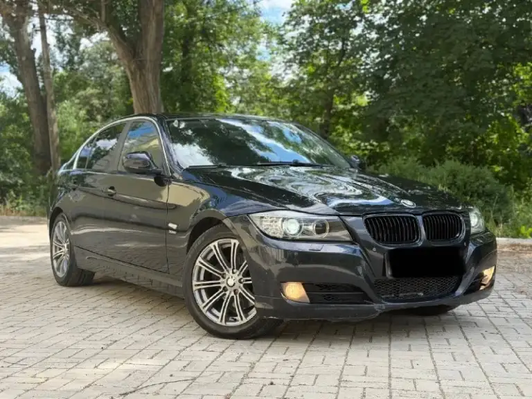 Bmw e90 325i 2008 год рестайлинг полный привод
Мотор 2.5 работает отлично. Пробег 233 тыс км. Кузов в родной краске. Все стекла родные.
Комплектация: передние и задние парктроники, подогрев передних сидений и руля, дачки света и дождя, электро-регулировка передних сидений.
Из недавнего поменяно: радиатор, колодки, вакумный насос, помпа.
По документам все в порядке полное переоформление.
Цена: 990 тыс
+79495064409
Все вопросы по телефону. Звоните в любое время
В лс могу скинуть видео-обзор или доп фото.
📞 🇷🇺 Звоните: +79495064409 - фотография - 2