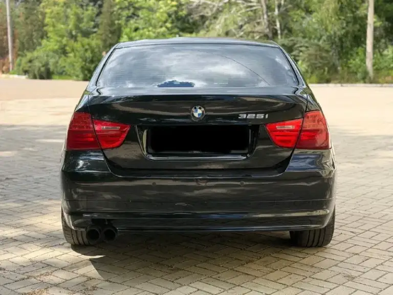 Bmw e90 325i 2008 год рестайлинг полный привод
Мотор 2.5 работает отлично. Пробег 233 тыс км. Кузов в родной краске. Все стекла родные.
Комплектация: передние и задние парктроники, подогрев передних сидений и руля, дачки света и дождя, электро-регулировка передних сидений.
Из недавнего поменяно: радиатор, колодки, вакумный насос, помпа.
По документам все в порядке полное переоформление.
Цена: 990 тыс
+79495064409
Все вопросы по телефону. Звоните в любое время
В лс могу скинуть видео-обзор или доп фото.
📞 🇷🇺 Звоните: +79495064409 - фотография - 3