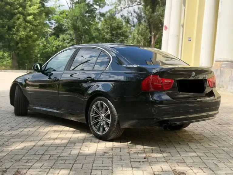 Bmw e90 325i 2008 год рестайлинг полный привод
Мотор 2.5 работает отлично. Пробег 233 тыс км. Кузов в родной краске. Все стекла родные.
Комплектация: передние и задние парктроники, подогрев передних сидений и руля, дачки света и дождя, электро-регулировка передних сидений.
Из недавнего поменяно: радиатор, колодки, вакумный насос, помпа.
По документам все в порядке полное переоформление.
Цена: 990 тыс
+79495064409
Все вопросы по телефону. Звоните в любое время
В лс могу скинуть видео-обзор или доп фото.
📞 🇷🇺 Звоните: +79495064409 - фотография - 4
