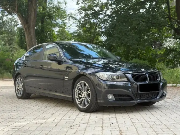 Bmw e90 325i 2008 год рестайлинг полный привод
Мотор 2.5 работает отлично. Пробег 233 тыс км. Кузов в родной краске. Все стекла родные.
Комплектация: передние и задние парктроники, подогрев передних сидений и руля, дачки света и дождя, электро-регулировка передних сидений.
Из недавнего поменяно: радиатор, колодки, вакумный насос, помпа.
По документам все в порядке полное переоформление.
Цена: 990 тыс
+79495064409
Все вопросы по телефону. Звоните в любое время
В лс могу скинуть видео-обзор или доп фото.
📞 🇷🇺 Звоните: +79495064409 - фотография - 6